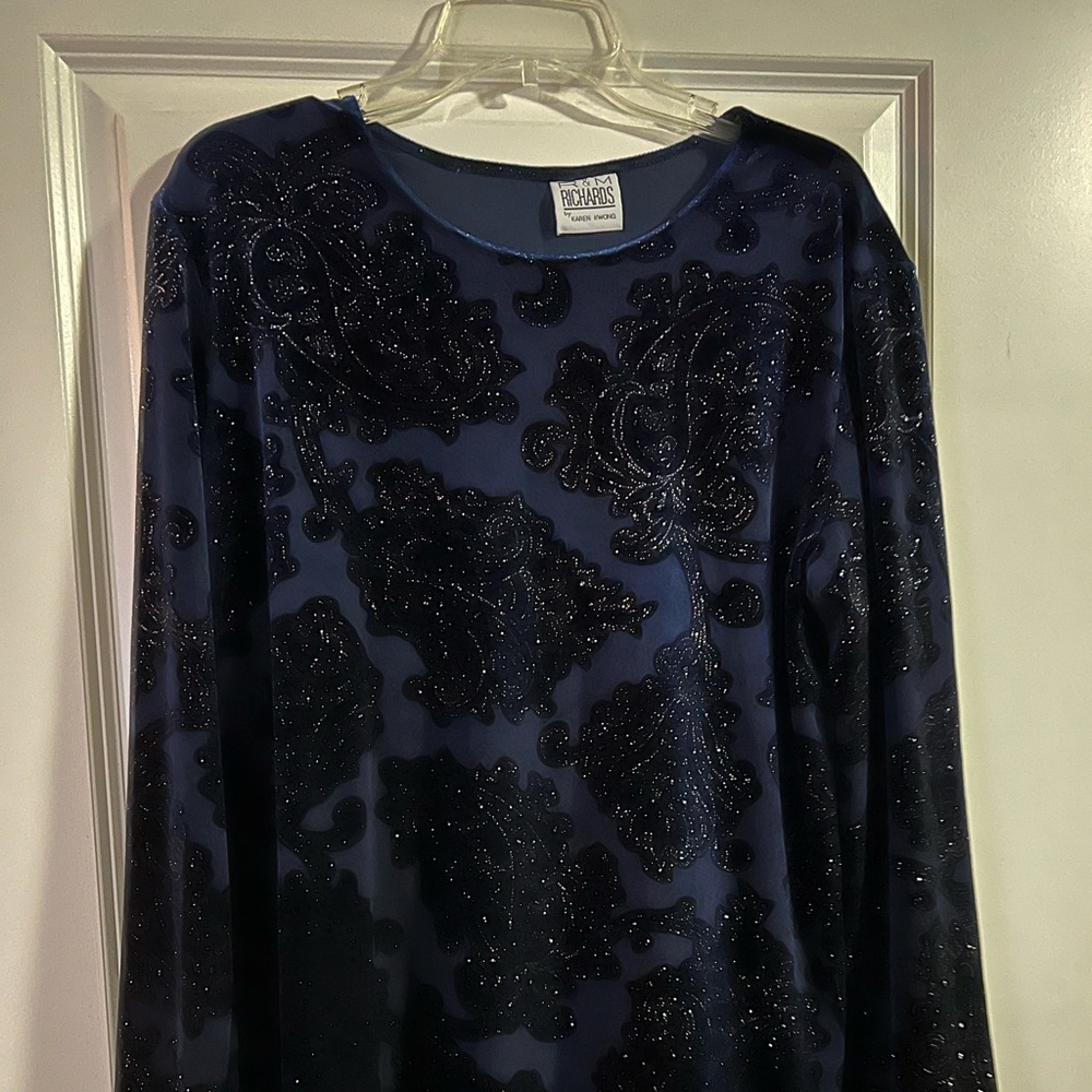 Richard’s Navy Blue Top for Women Fits like size XL to 1X